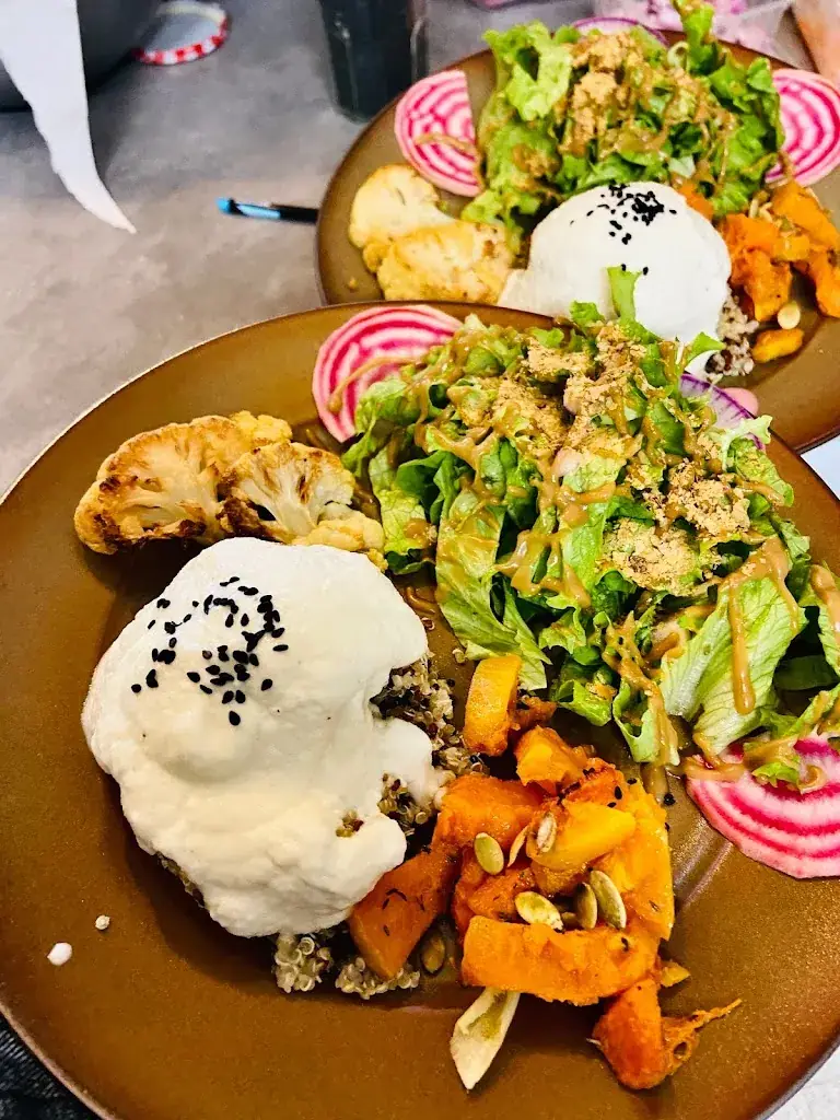 Menu_OM-MA cantine et yoga_Souterraine_image_8