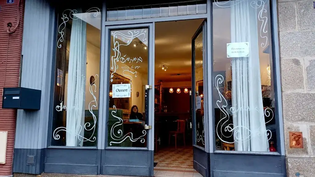 OM-MA cantine et yoga ristorante a Souterraine