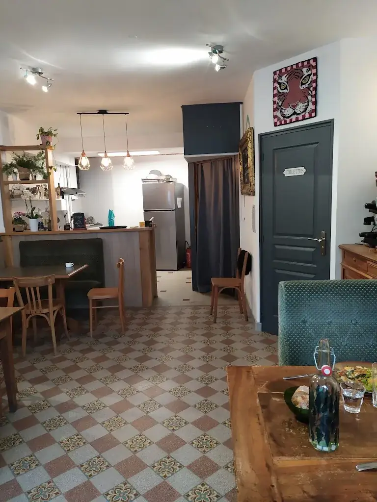 OM-MA cantine et yoga_Souterraine_slider_image_3