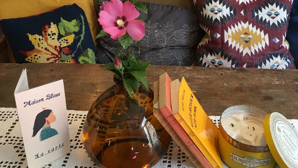 Maison Bleue cafe et coworking_Lablachère_slider_image_3