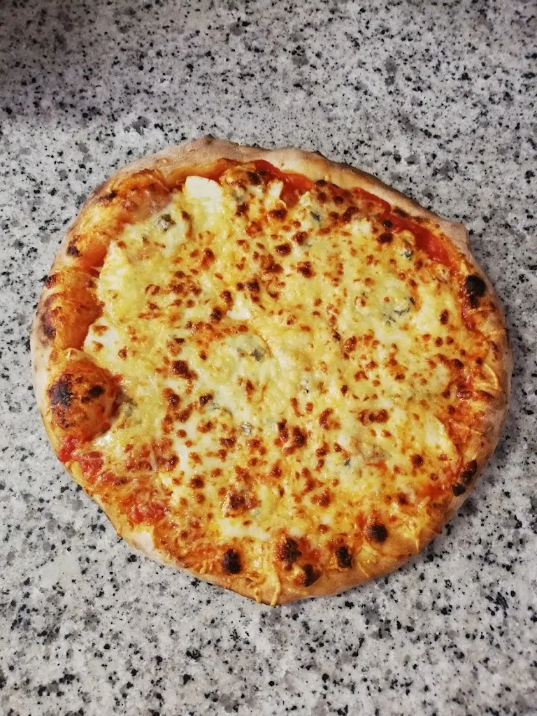 Pizza Régal_Souterraine_slider_image_2