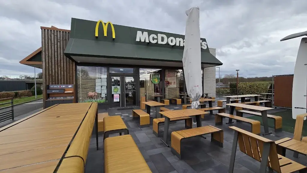 McDonald's_Souterraine_slider_image_3