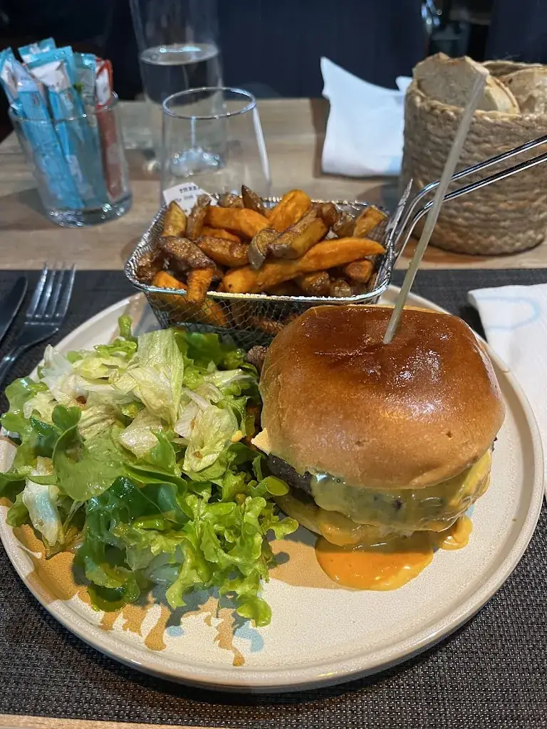 L' Adylou Restaurant_Mure_slider_image_3