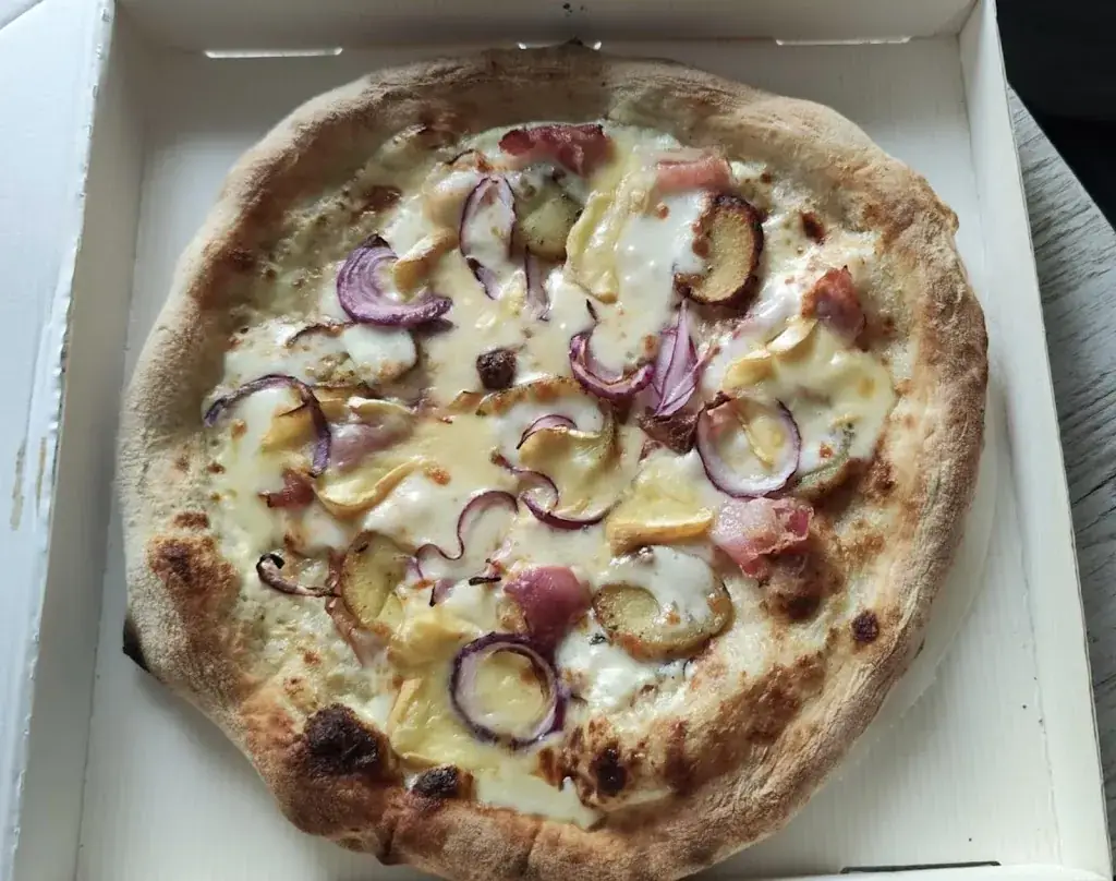 annick Deléglise_Falco Pizza Box_Labouheyre_review