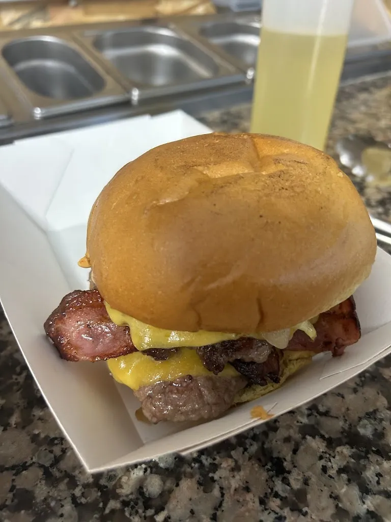 Salty Burger_Labenne_slider_image_2