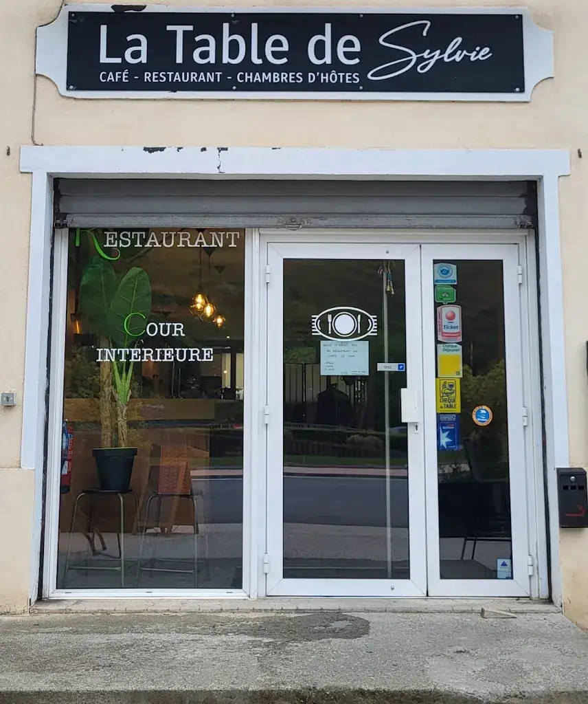 La table de Sylvie 38350 la Mure_Mure_slider_image_1