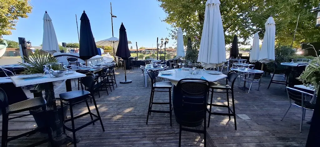 Iryna Ecker-Tafintseva_La Cabane Du Paliquey_Teste-de-Buch_review