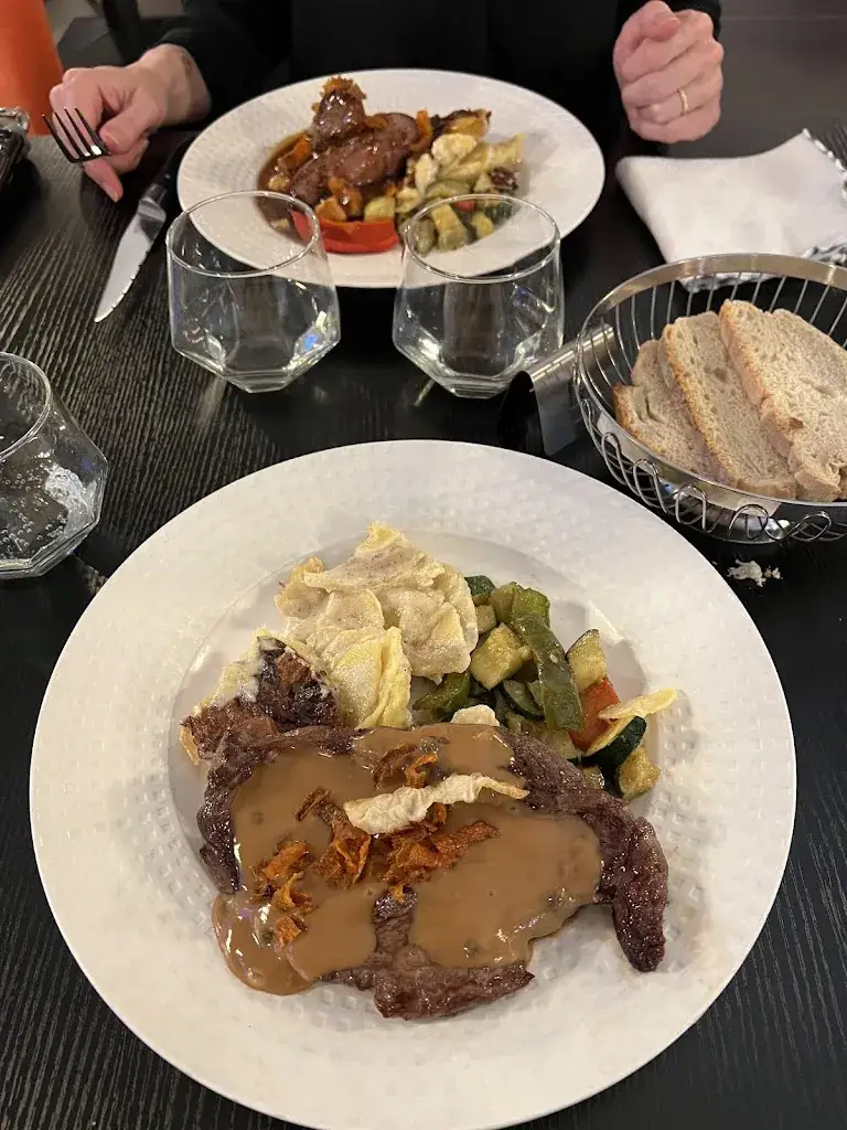 Fayez Ferchiche_Le boudoir du Murtel - Restaurant La Mure_Mure_review