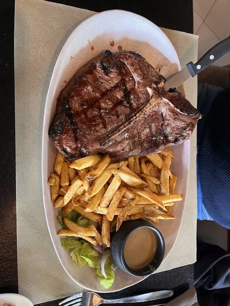 Daisy Lim_La Cambuse_Teste-de-Buch_review