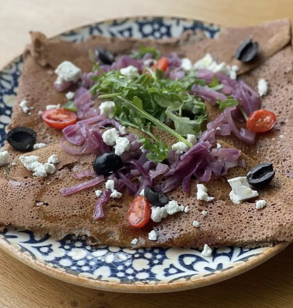 BRISSET Françoise_Pilotis_Teste-de-Buch_review