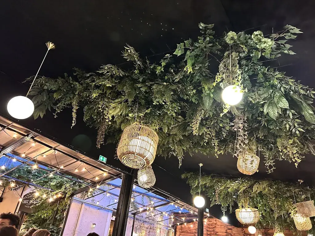 Colleen Dartez_Chez Ingalls_Annecy_review