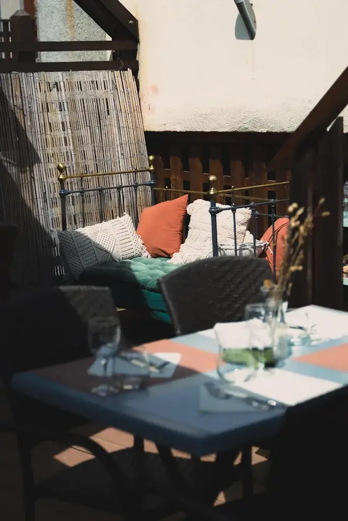 Tout va bien restaurant in Mure