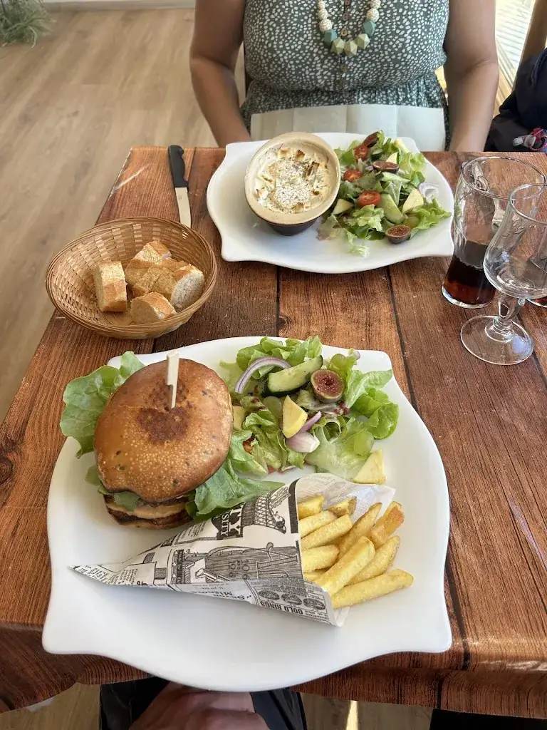 R Stephens_Pizz'a Mama lagorce_Lagorce_review