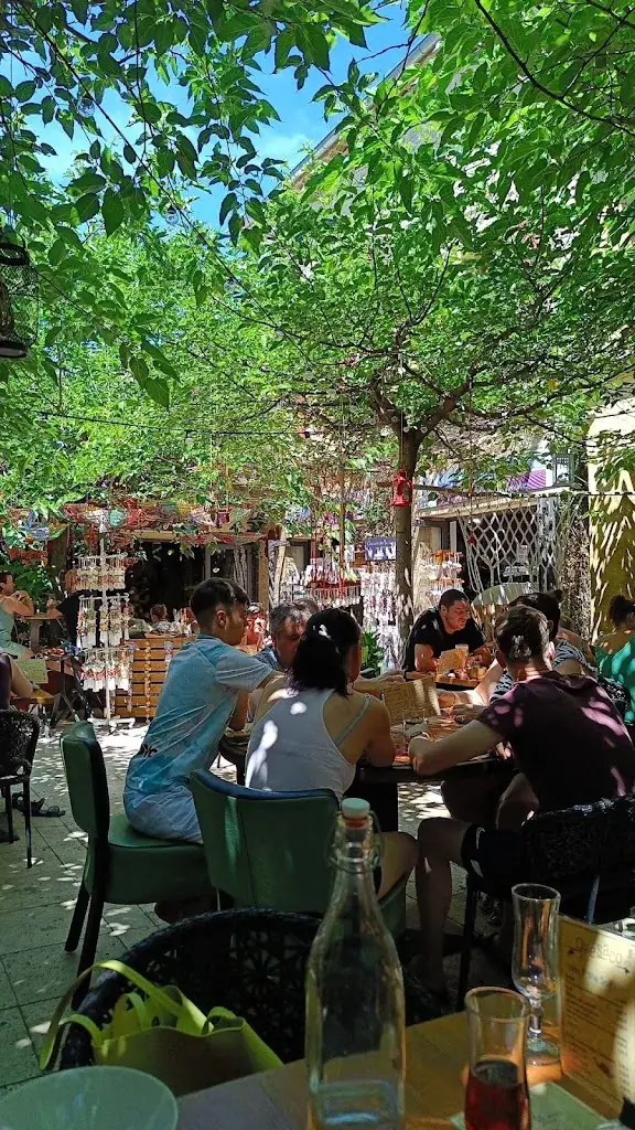 traveller_Quesaco_Vallon-Pont-d'Arc_review