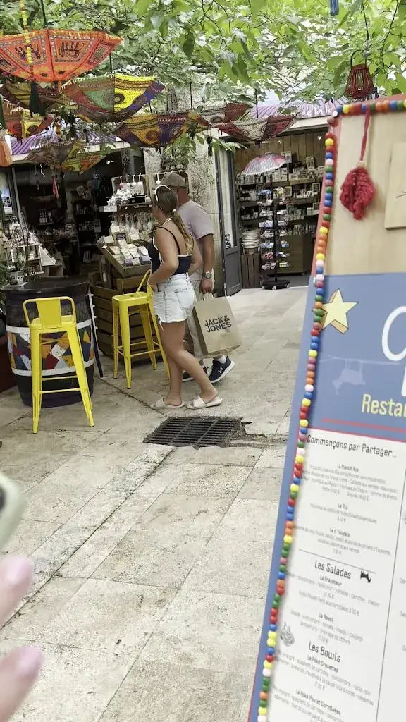 Quesaco_Vallon-Pont-d'Arc_slider_image_2