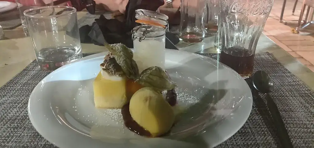 Roy van der Lee_Restaurant Le Pont des Mazes_Vallon-Pont-d'Arc_review