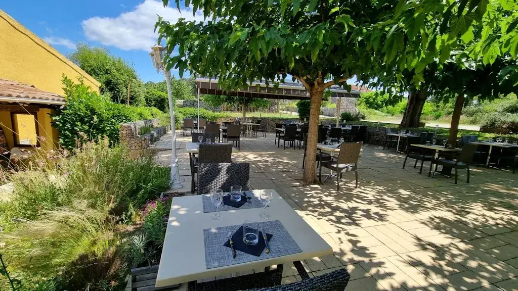 Restaurant Le Pont des Mazes_Vallon-Pont-d'Arc_slider_image_1
