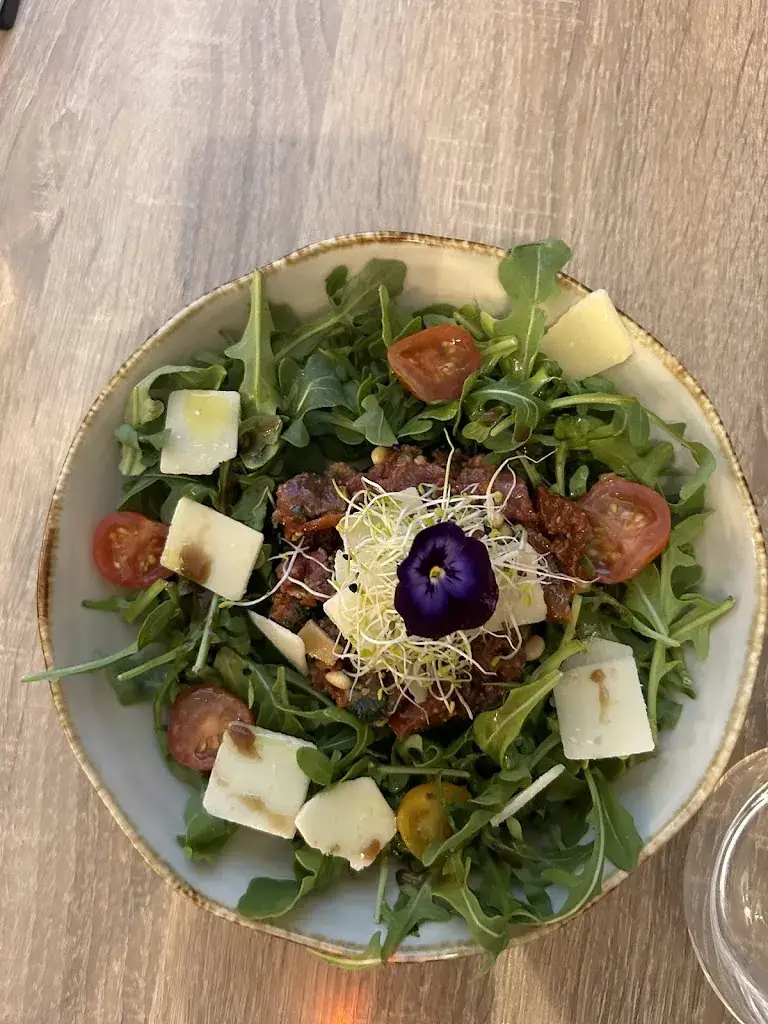 Dimitri Hotsyn_Allegra_Vallon-Pont-d'Arc_review