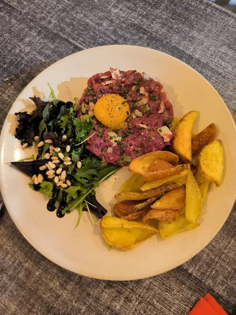 Julie G_le Patio_Vallon-Pont-d'Arc_review