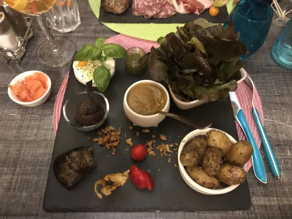 Emily H_Le Gecko Bar_Vallon-Pont-d'Arc_recensione