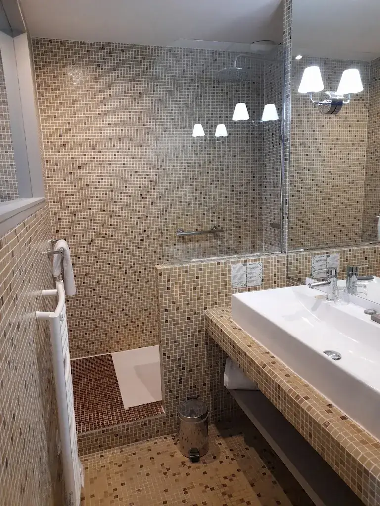 Cheryl Thorne_Hôtel du Château_Lagord_recensione