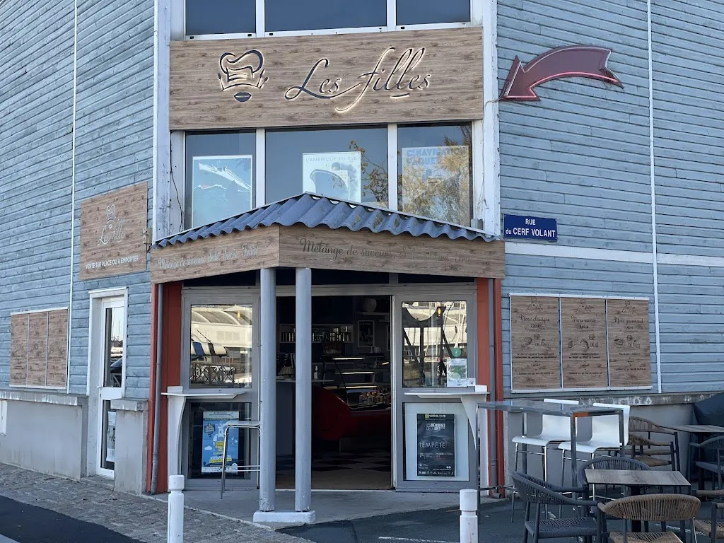 Les Filles_Rochelle_slider_image_1