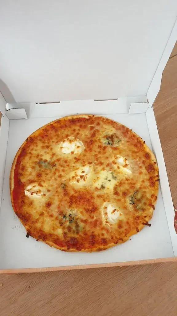 L'houstal de La pizza ristorante a Lagord