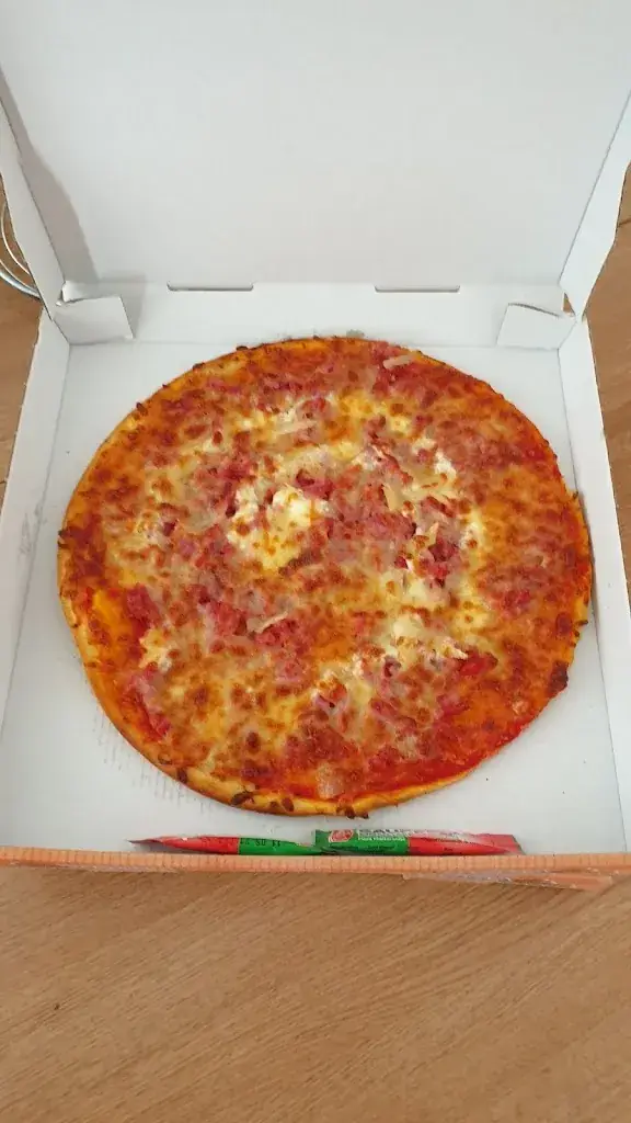 L'houstal de La pizza_Lagord_slider_image_3