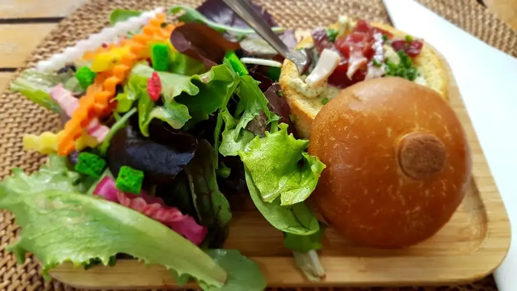 Gaetan Courtecuisse_La Cabane_Lacanau_review