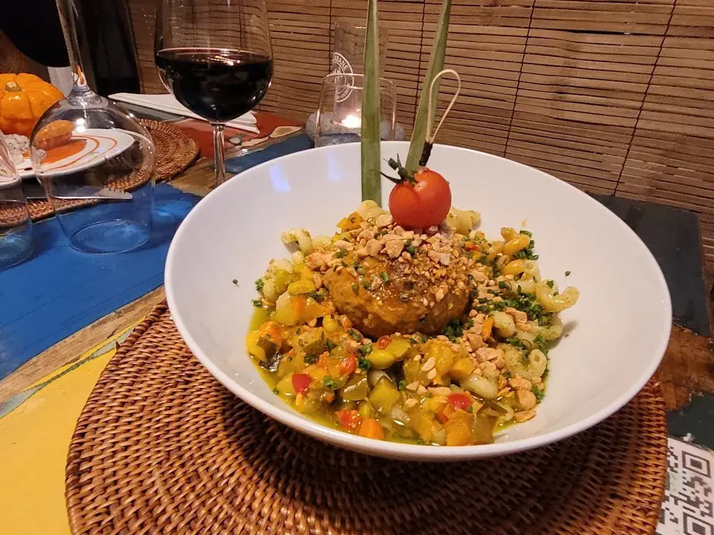 Ekaterina Deriushkina_La Cabane_Lacanau_review