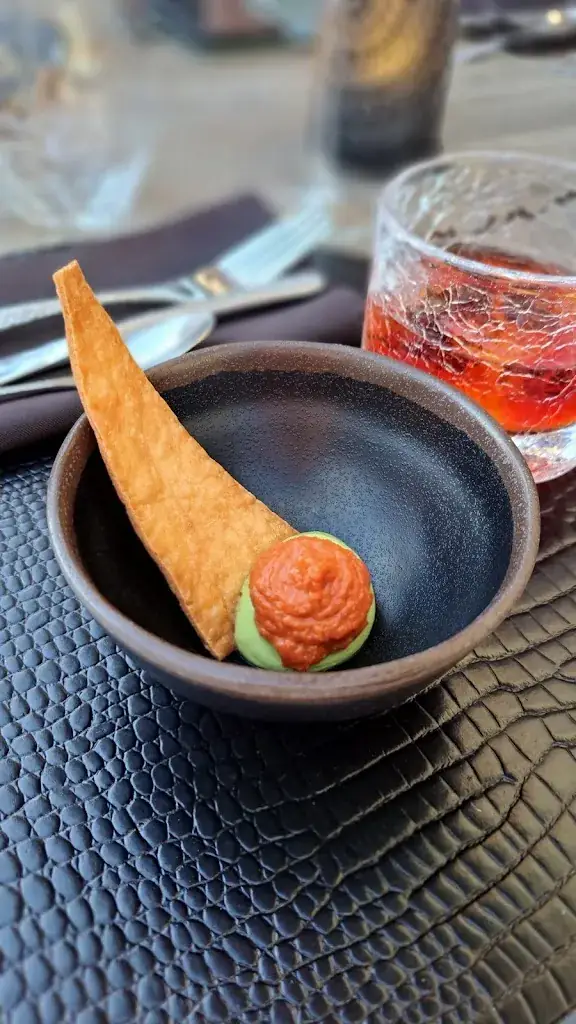 Darren Hall_Villa Costes_Lacanau_review