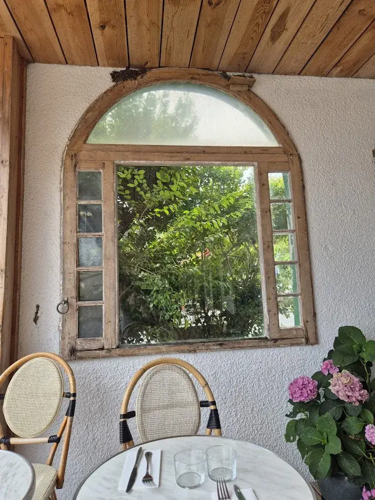 Zurab Zaalishvili_Le Boucantier_Lacanau_review