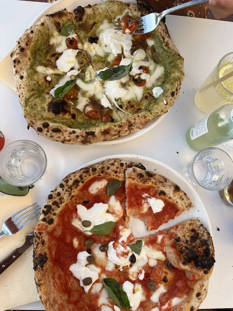 Ama Garza_Madonnina à la plage_Lacanau_review