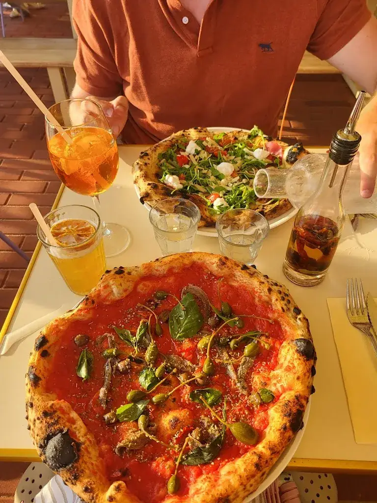 Natalia Tarasova_Madonnina à la plage_Lacanau_review