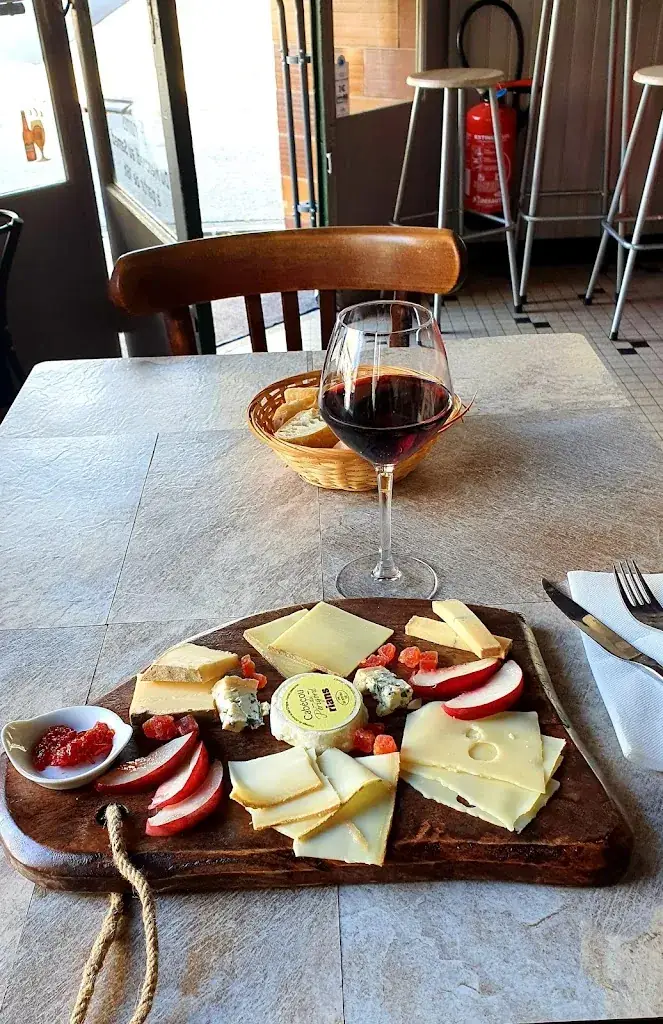 Le Relais du Médoc - Bar Tapas & Planches_Lamarque_slider_image_3