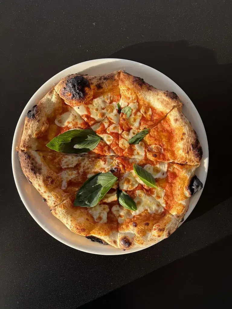 Pizza’yolo_Lamonzie-Saint-Martin_slider_image_2