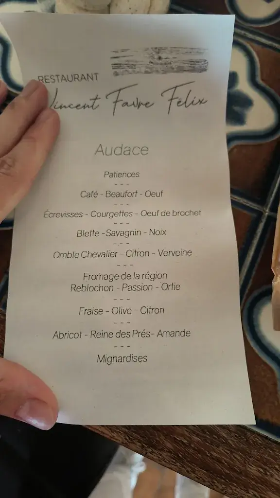 Menu_La Cour de l’Abbaye par Vincent Favre Félix_Annecy_image_4