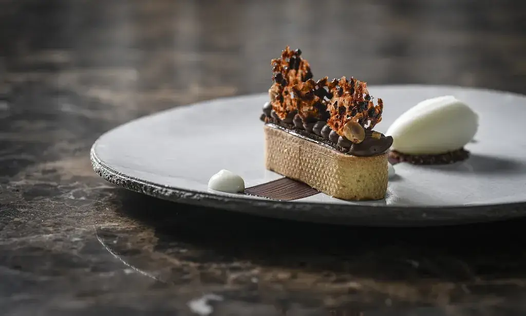 La Cour de l’Abbaye par Vincent Favre Félix_Annecy_slider_image_3