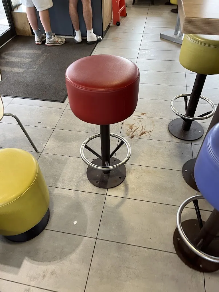 Johan Doms_McDonald's La Mure_Mure_review