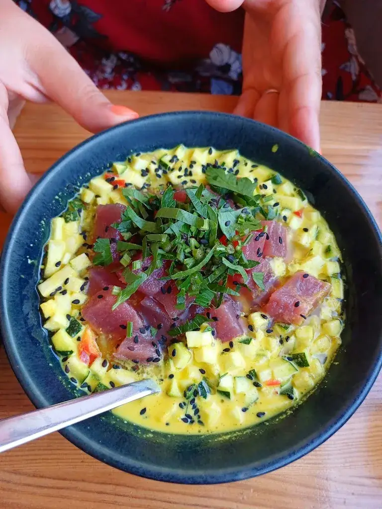 Tom White_La Cagette_Moliets-et-Maa_review