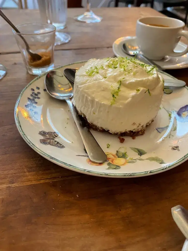 Valentijn van der Wal_La Cagette_Moliets-et-Maa_review