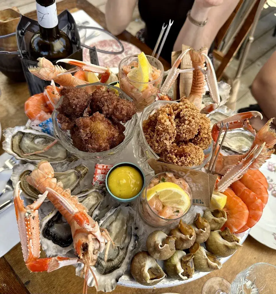 Jessica Martineau_La Terrasse de la Poissonnerie du Port de Lanton_Lanton_review