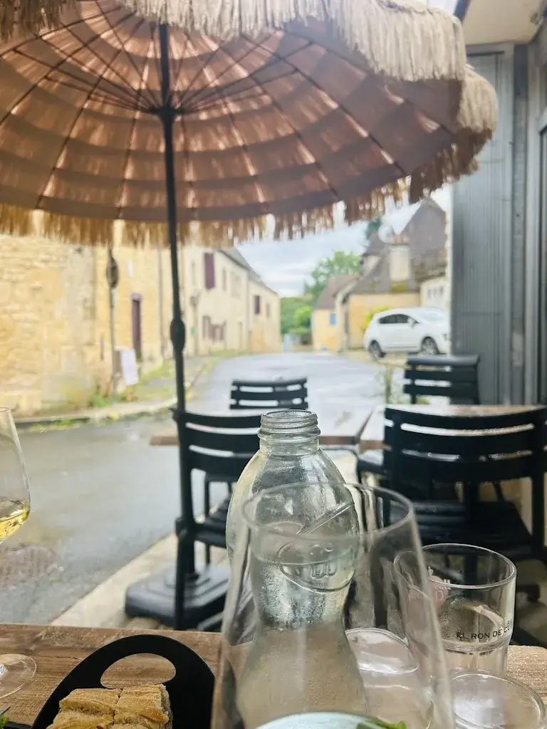 gillian mitchell_Le Coulobre_Lalinde_review