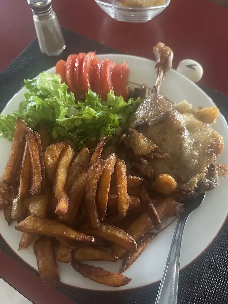 Benish Iqbal_Le P’tit Loup_Lalinde_review