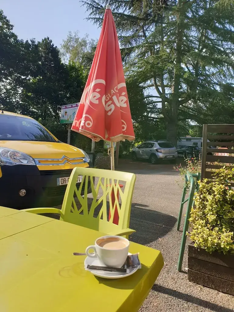 Paul Holmes_Claret Sylvie_Lalinde_review