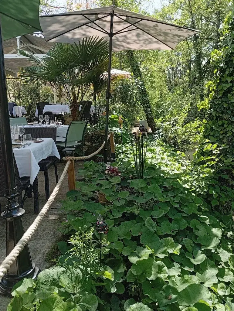 Le Joséphine Restaurant_Couze-et-Saint-Front_slider_image_3