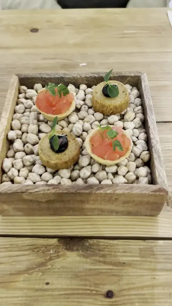 Abdul Uddin_DIX Restaurant & Chambres d'Hôtes, Sainte-Alvére, Dordogne_Alvére_review