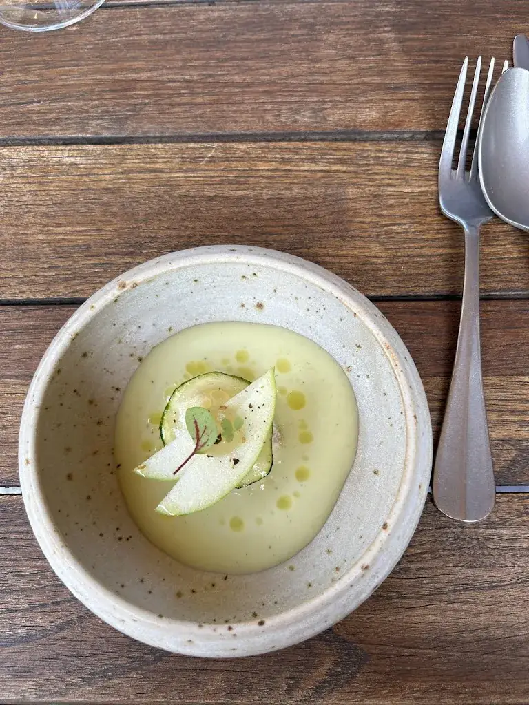 Julie Anna_DIX Restaurant & Chambres d'Hôtes, Sainte-Alvére, Dordogne_Alvére_review