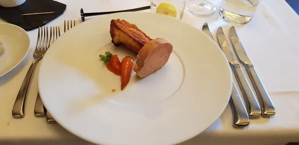 Antonin Gay_Restaurant gastronomique Château Les Merles_Mouleydier_review