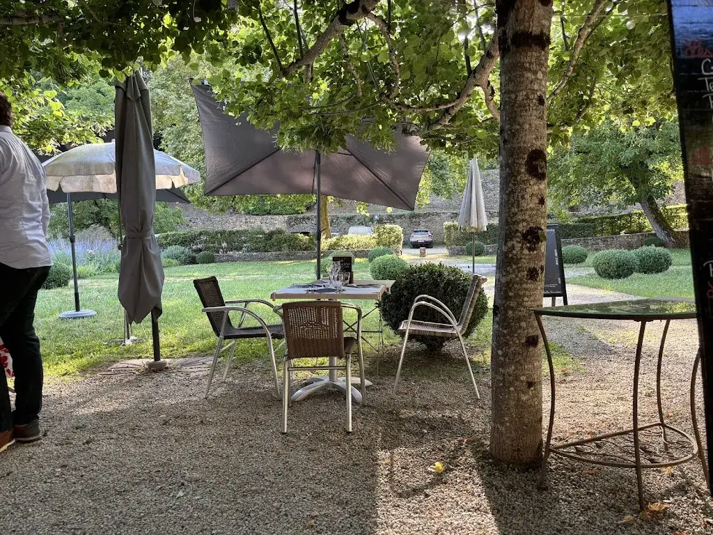 Stephen McAvinchey_Chez Julien_Paunat_review